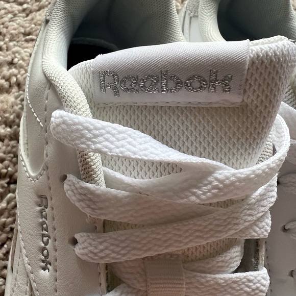 Womens Reeboks - size 6 White/Silver - Picture 7 of 10